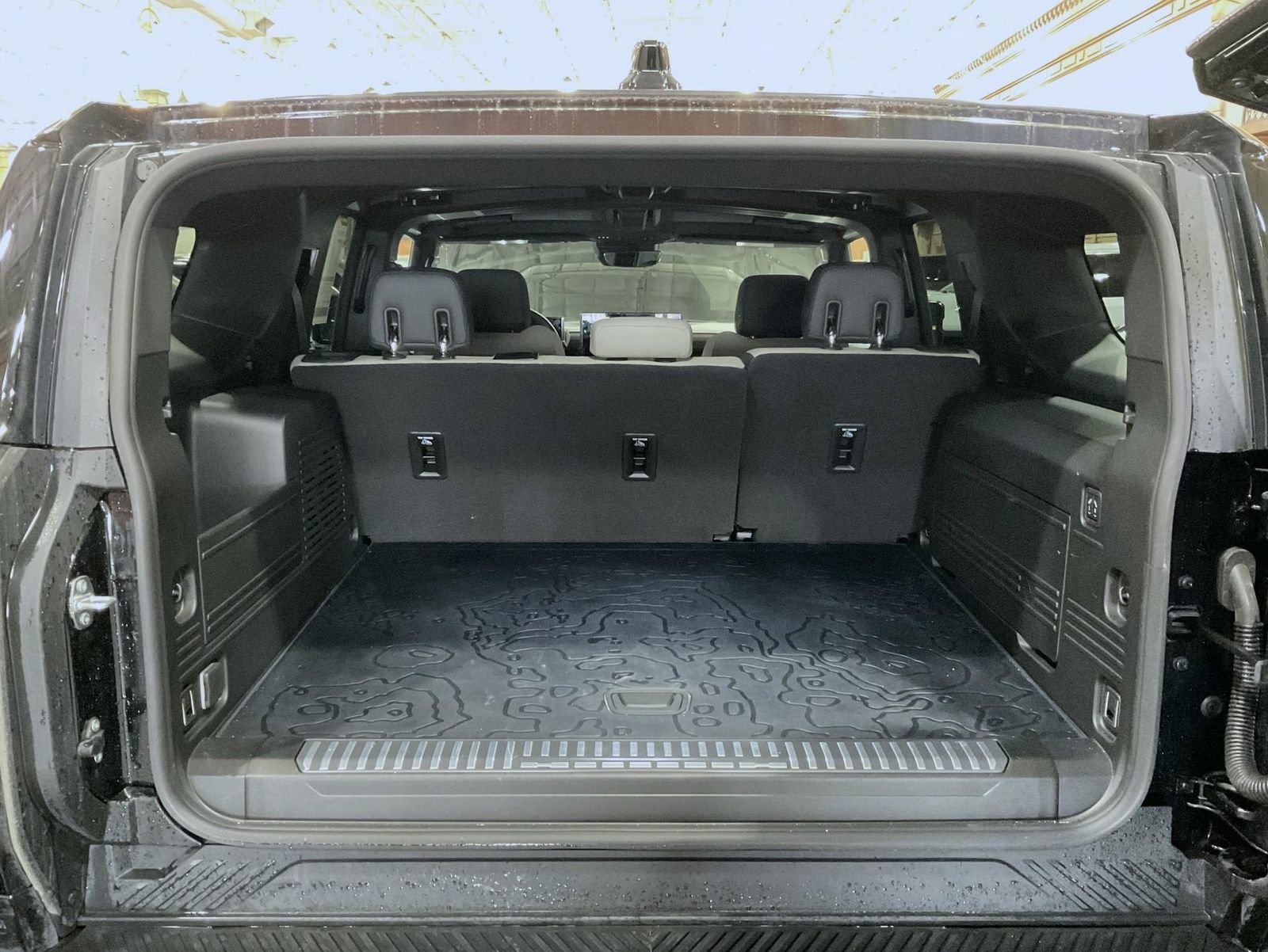 New 2026 GMC Hummer EV SUV w/ LPO, Dark Essentials Package image 21