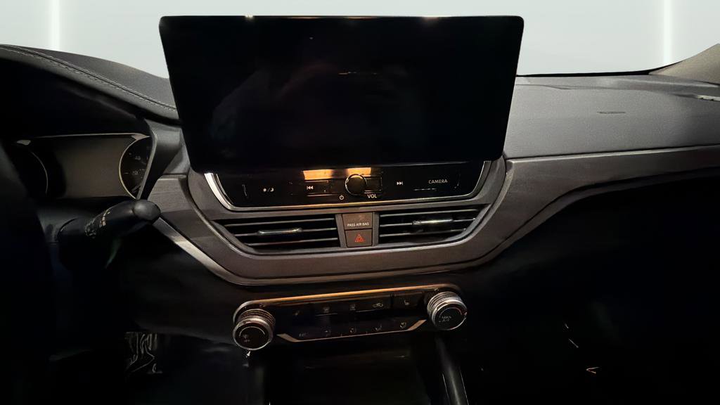 Used 2023 Nissan Altima 2.5 SV w/ SV Premium Package image 14