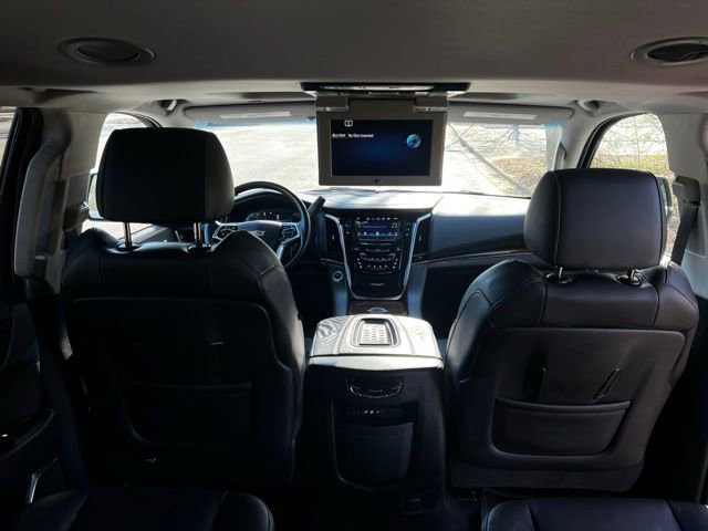 Used 2016 Cadillac Escalade Luxury AWD/4WD image 28