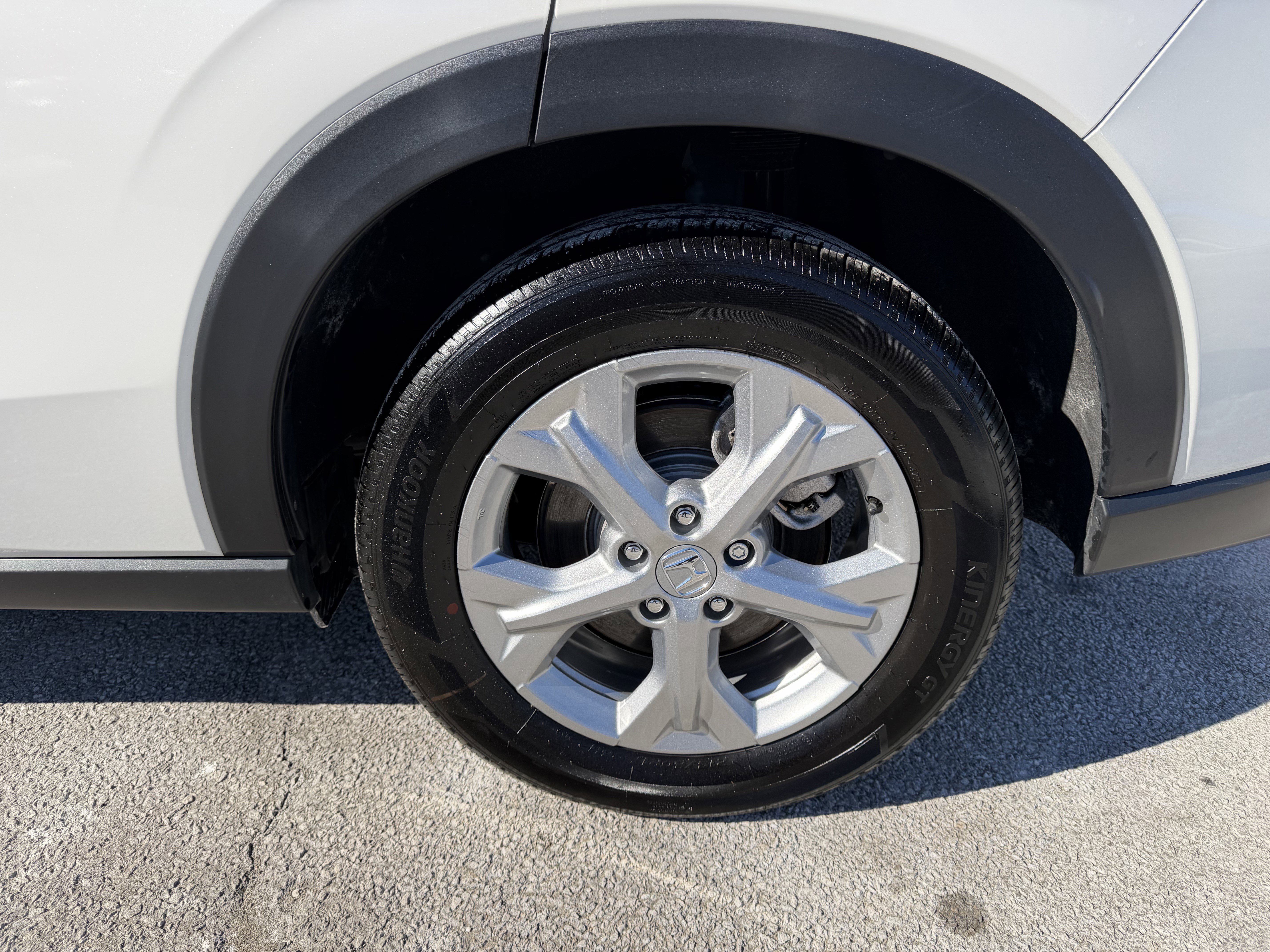 Used 2025 Honda HR-V LX image 8