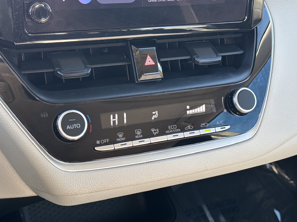 Used 2025 Toyota Corolla LE FWD image 24