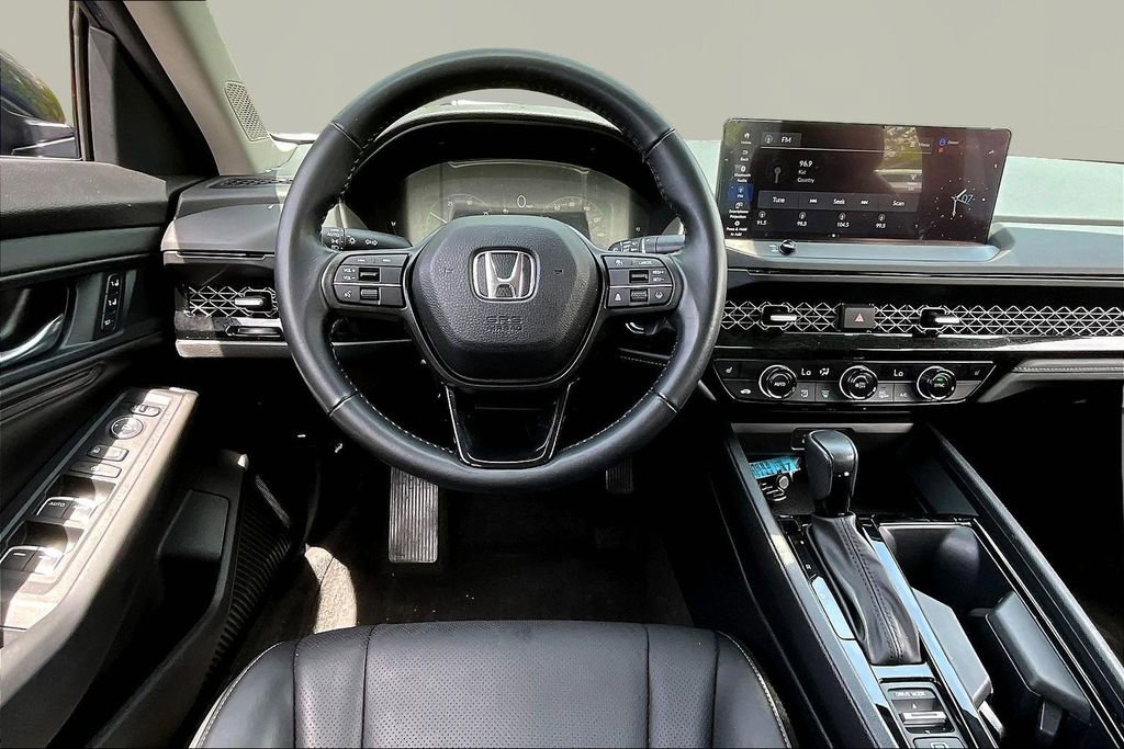 Used 2023 Honda Accord EX-L image 9