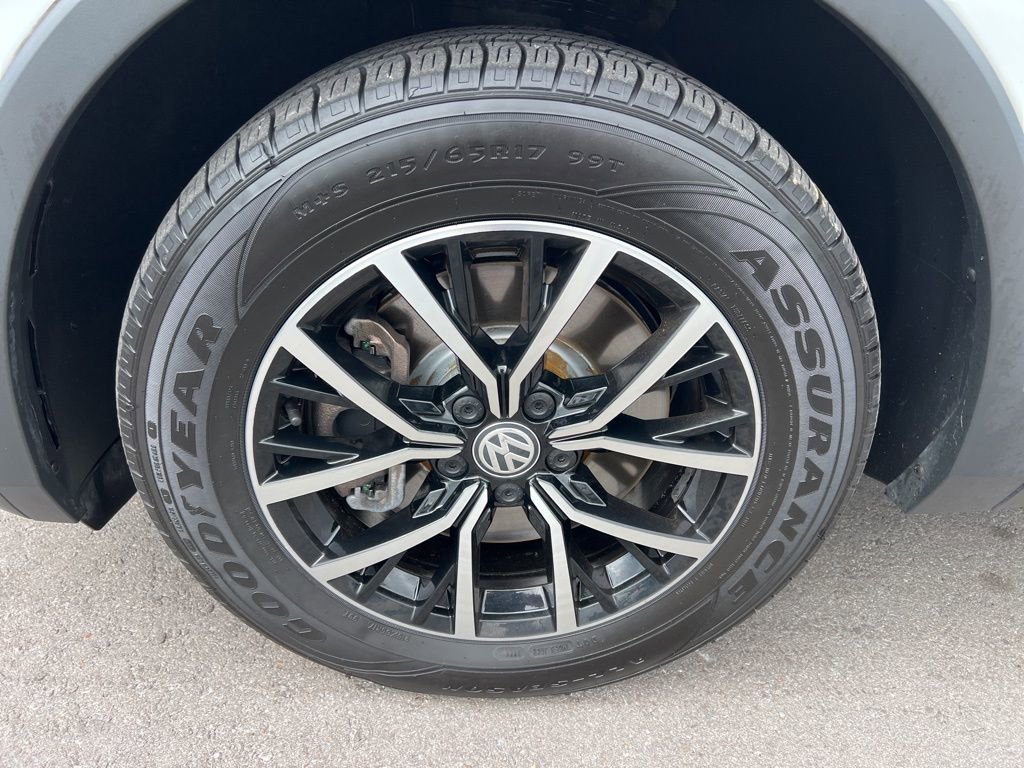 Certified 2021 Volkswagen Tiguan SE AWD/4WD image 7
