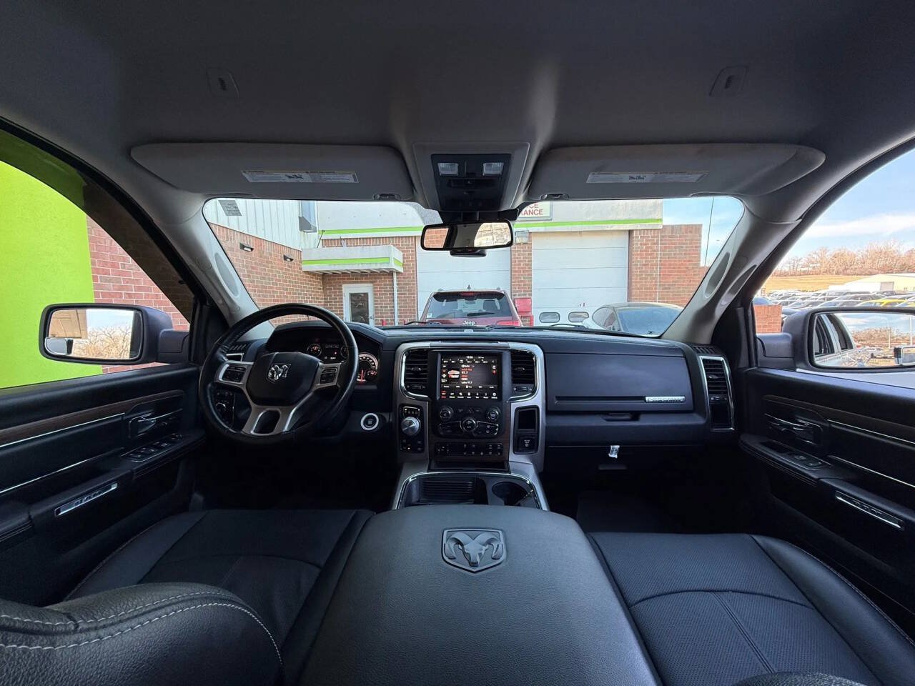 Used 2018 RAM 1500 Laramie w/ Convenience Group AWD/4WD image 8