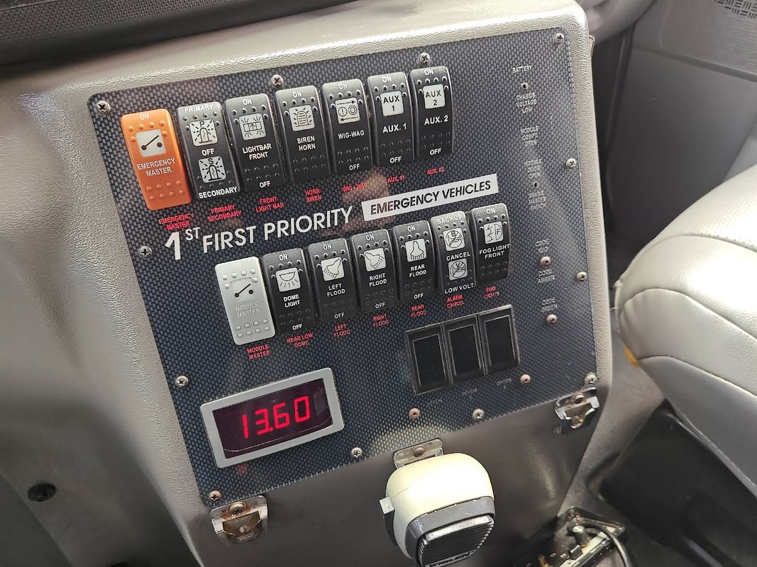 Used 2012 Ford E-450 and Econoline 450 Super Duty w/ Ambulance Prep Pkg RWD image 36