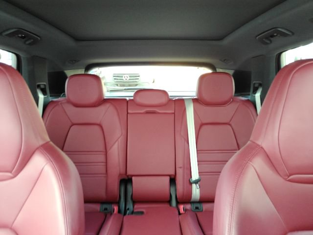 Used 2022 Porsche Cayenne S Platinum AWD/4WD image 36