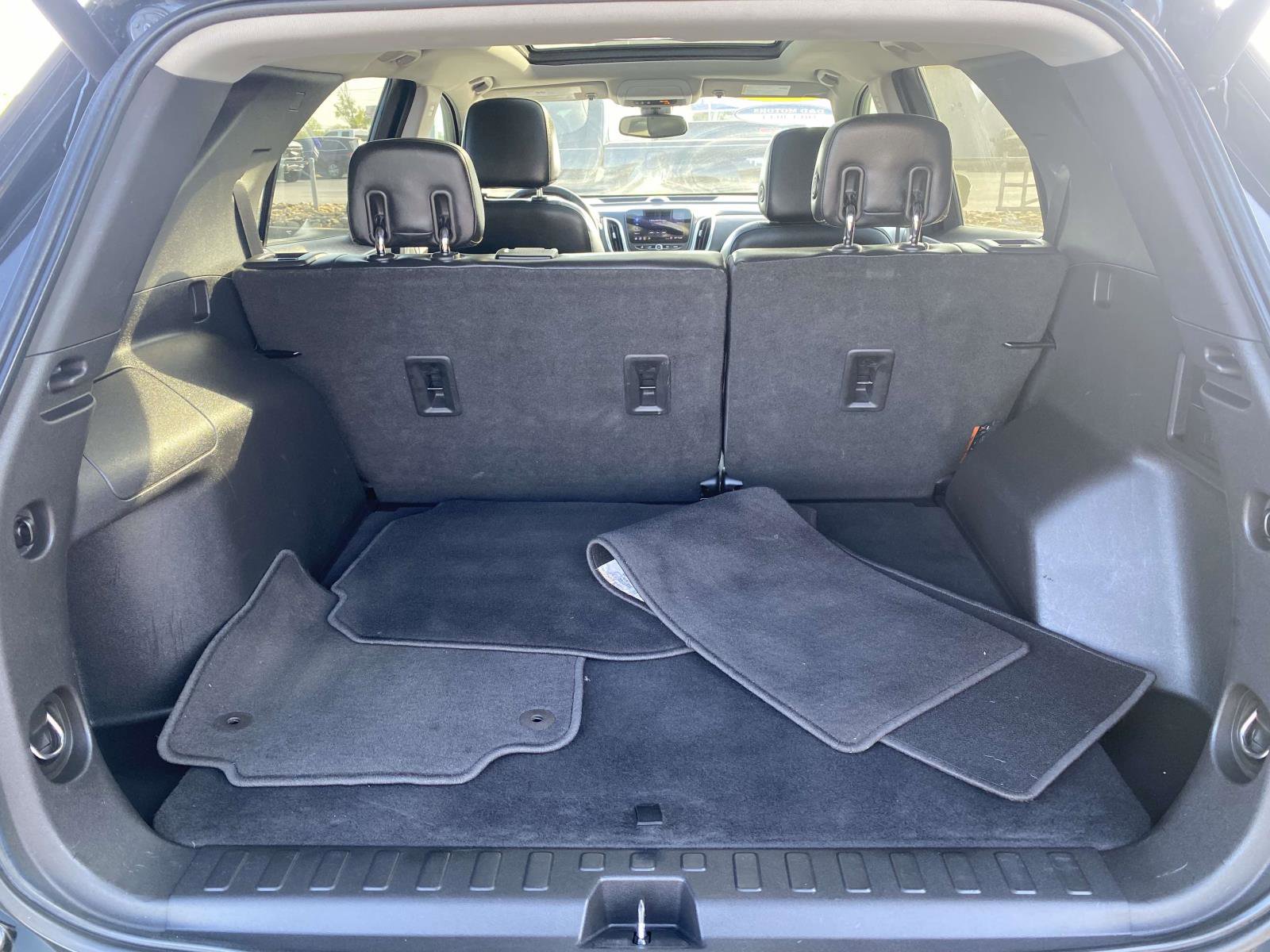 Used 2020 Chevrolet Equinox LT w/ Midnight Edition image 10