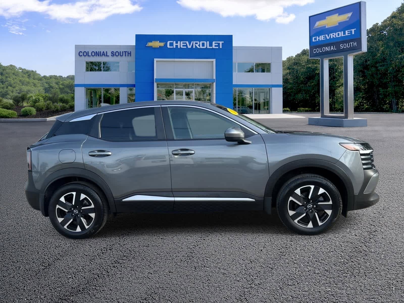 Used 2025 Nissan Kicks SV AWD/4WD image 7