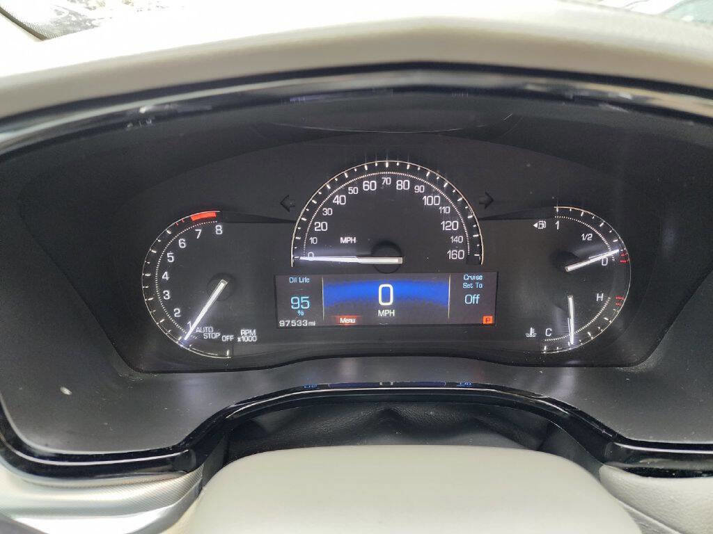 Used 2017 Cadillac XT5 Luxury w/ Driver Awareness Package FWD image 15