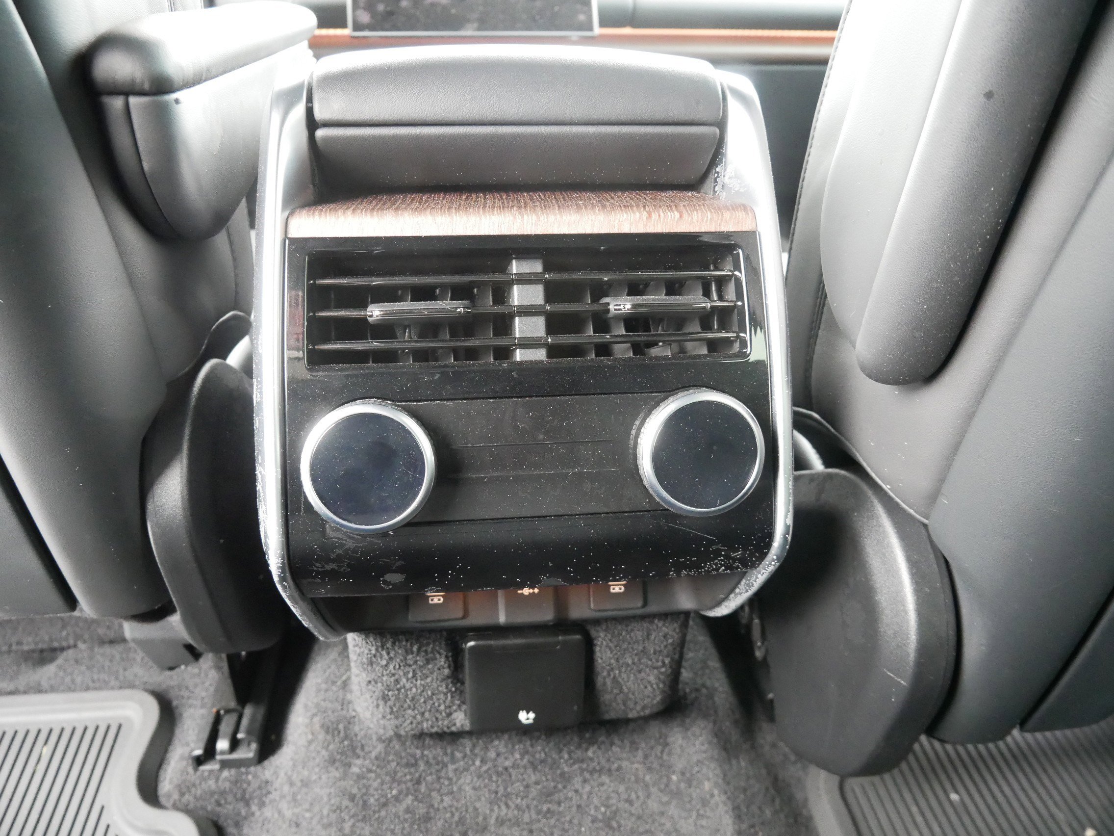 Used 2023 Land Rover Range Rover SE image 7