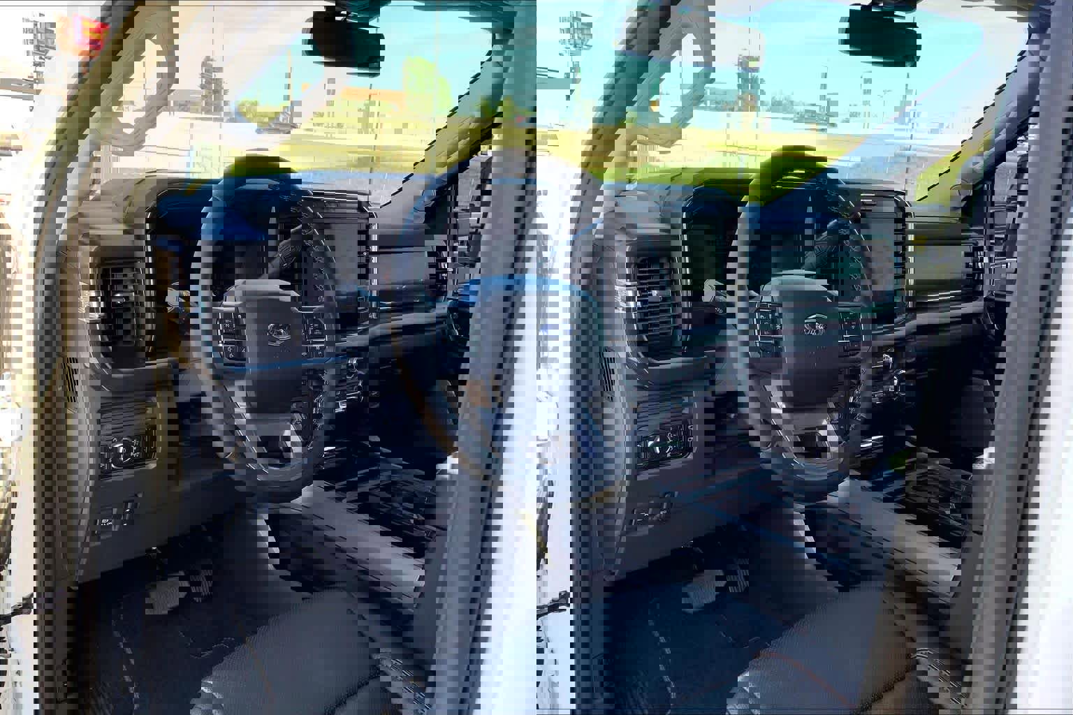 Used 2026 Ford F250 Lariat w/ Tremor Off-Road Package image 17