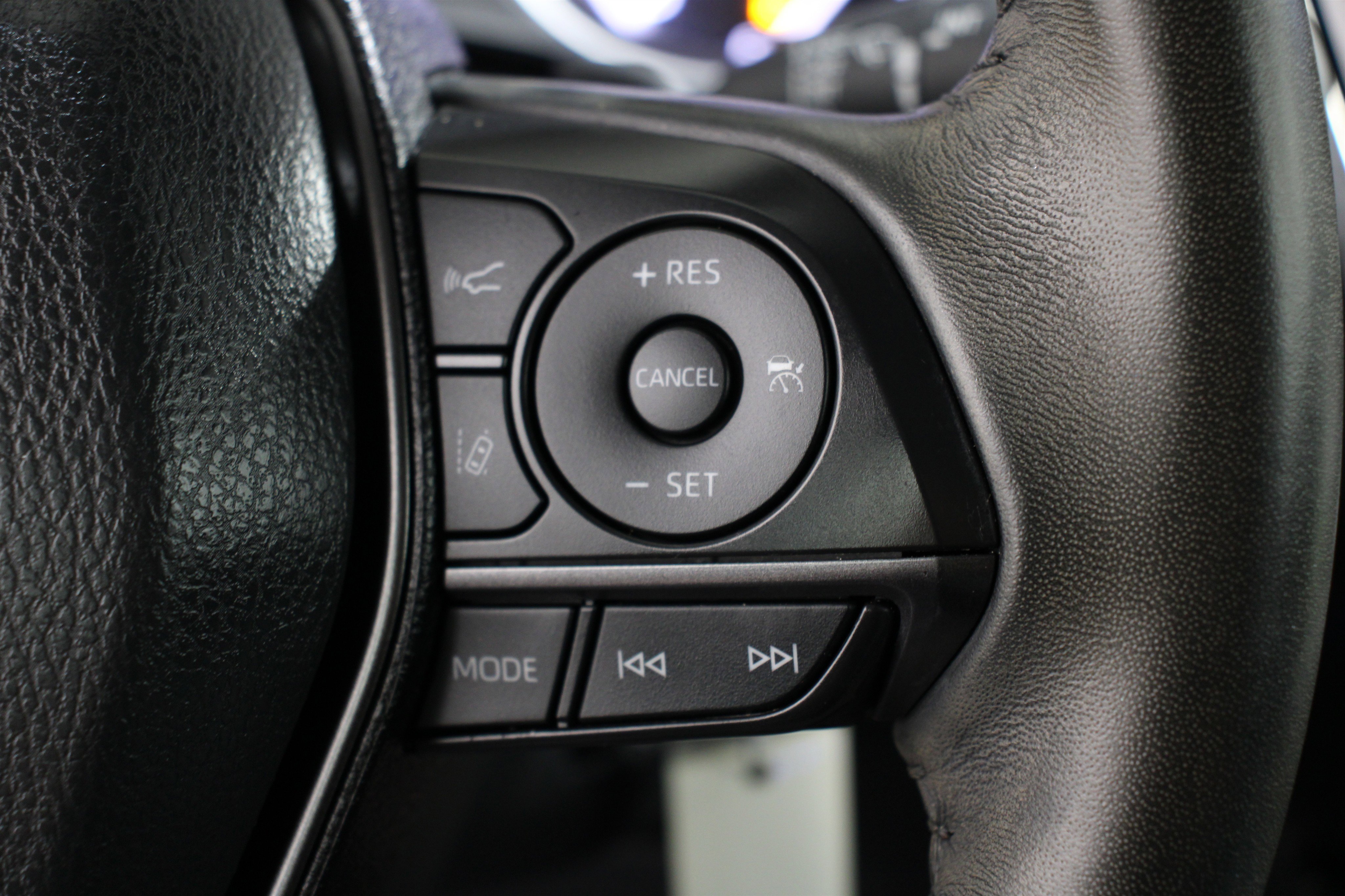 Used 2023 Toyota Camry SE image 10