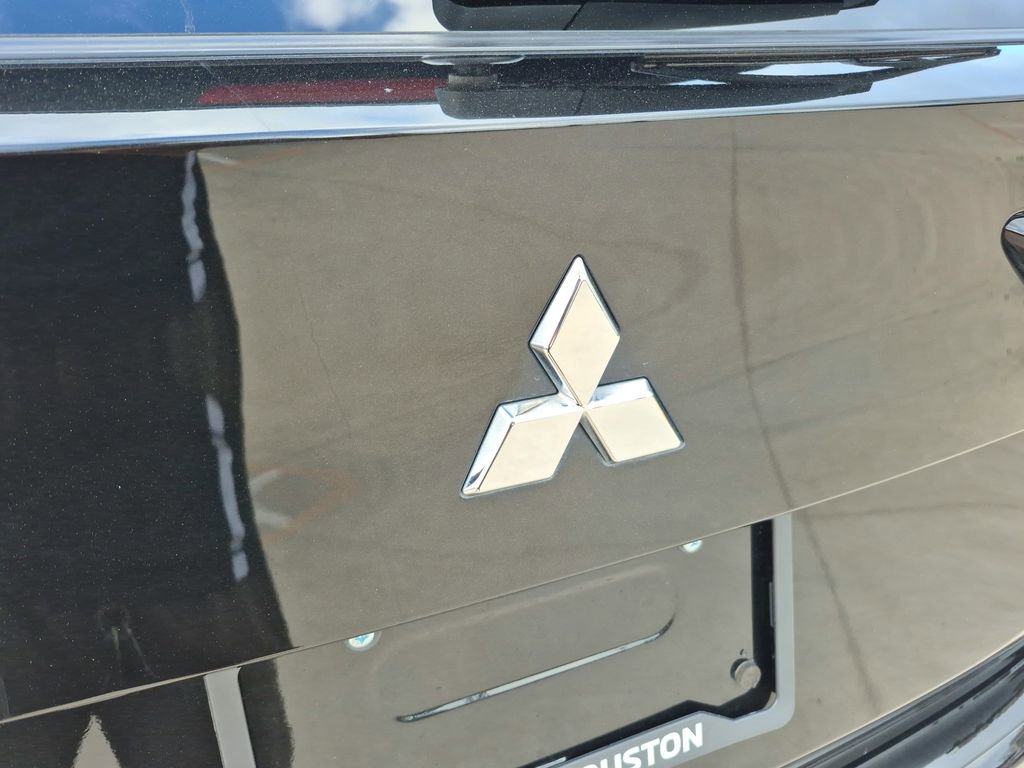 Used 2023 Mitsubishi Outlander SE image 12