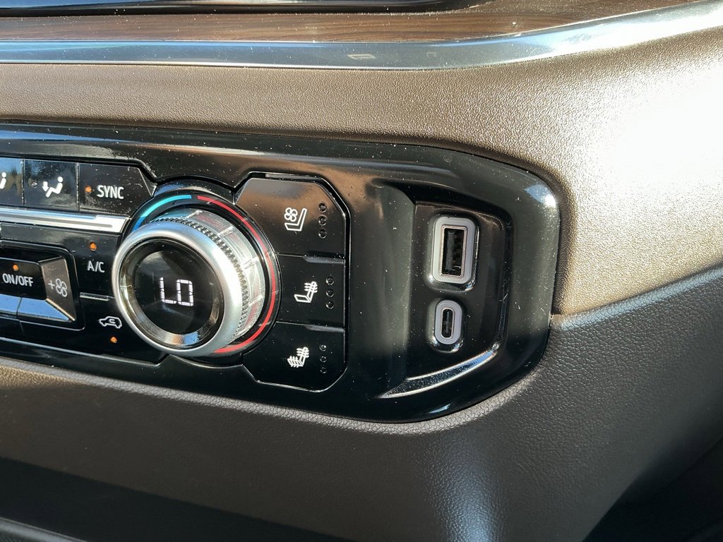 Used 2024 GMC Sierra 3500 SLT w/ SLT Convenience Package image 58