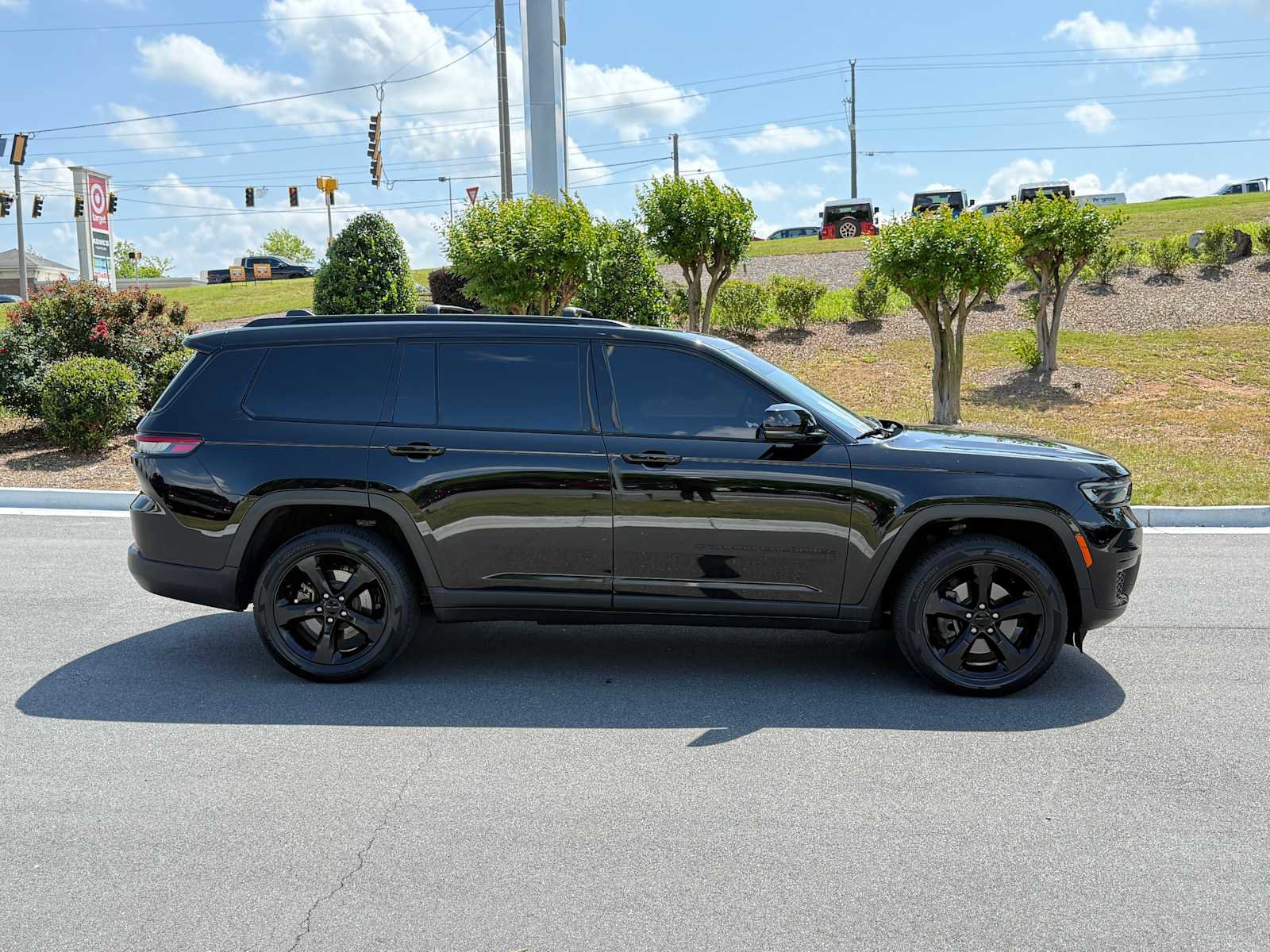 Used 2023 Jeep Grand Cherokee L Laredo AWD/4WD image 6