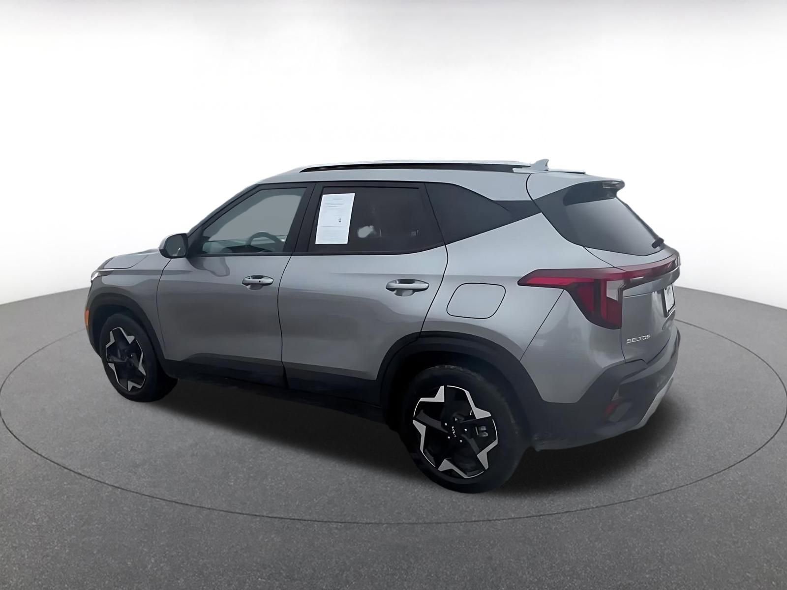 Used 2025 Kia Seltos S image 10