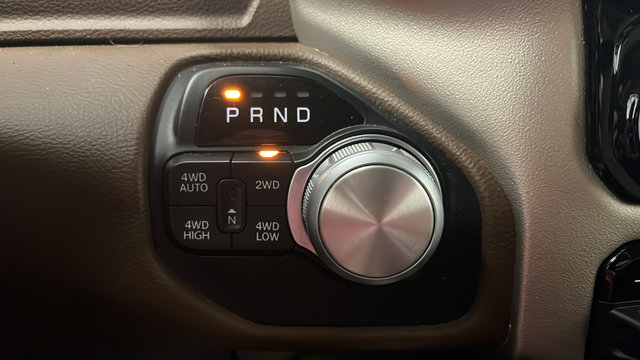 Used 2019 RAM 1500 Laramie AWD/4WD image 17