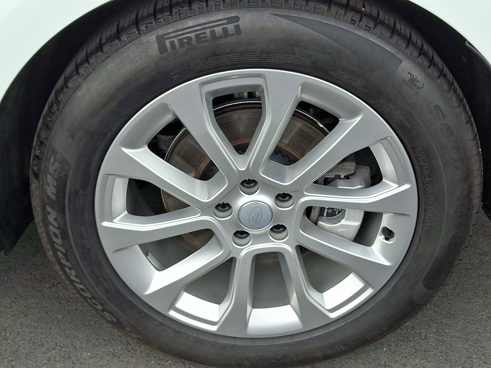 Used 2025 Land Rover Range Rover Sport AWD/4WD image 11