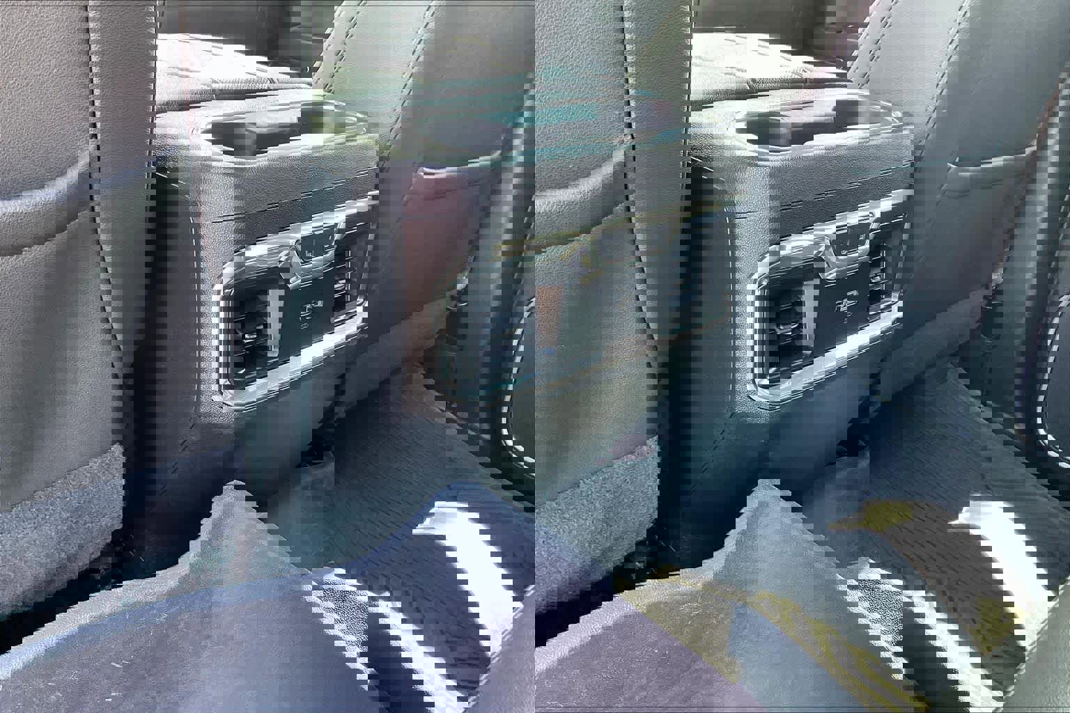 Used 2023 Chevrolet Silverado 1500 LTZ w/ LTZ Premium Package AWD/4WD image 33