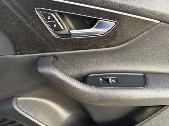 Used 2022 Audi Q7 2.0T Premium Plus AWD/4WD image 54