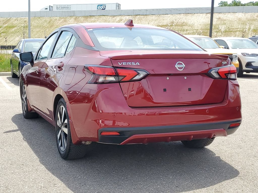 Used 2022 Nissan Versa SR w/ Convenience Package FWD image 2