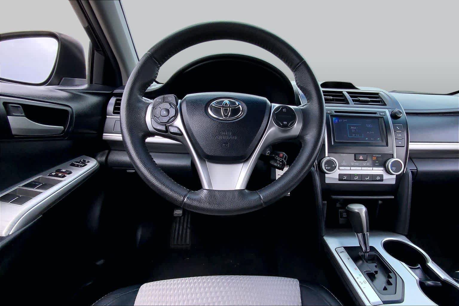 Used 2012 Toyota Camry SE FWD image 6