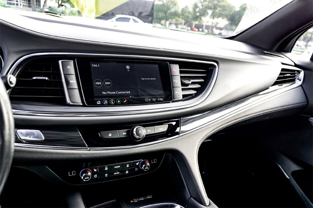 Used 2024 Buick Enclave Premium image 23
