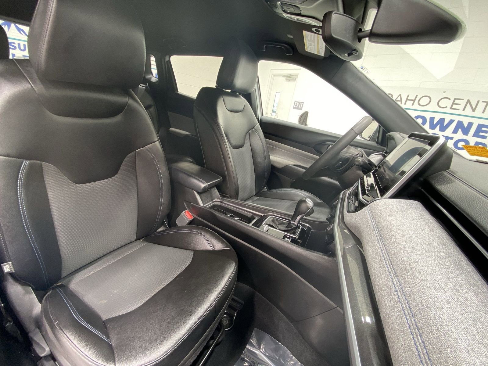 Used 2025 Jeep Compass Latitude AWD/4WD image 23