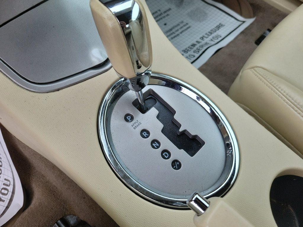 Used 2008 Chrysler Sebring Limited w/ Luxury Group FWD image 20
