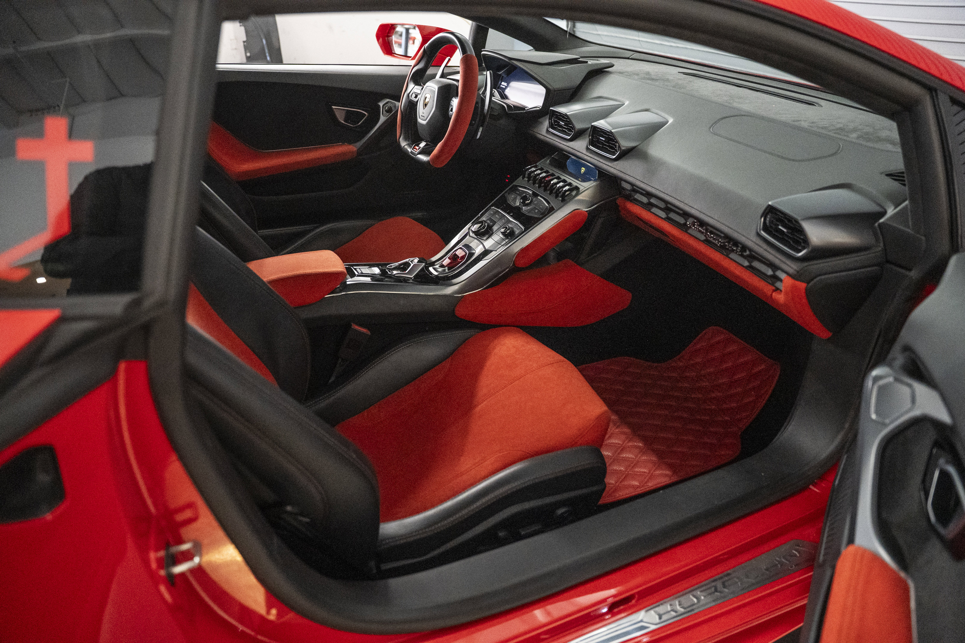 Used 2015 Lamborghini Huracan LP 610-4 image 21