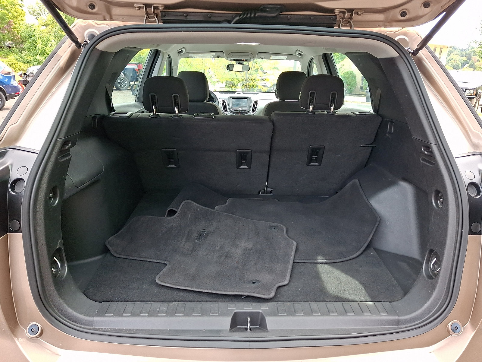 Used 2018 Chevrolet Equinox LS AWD/4WD image 27