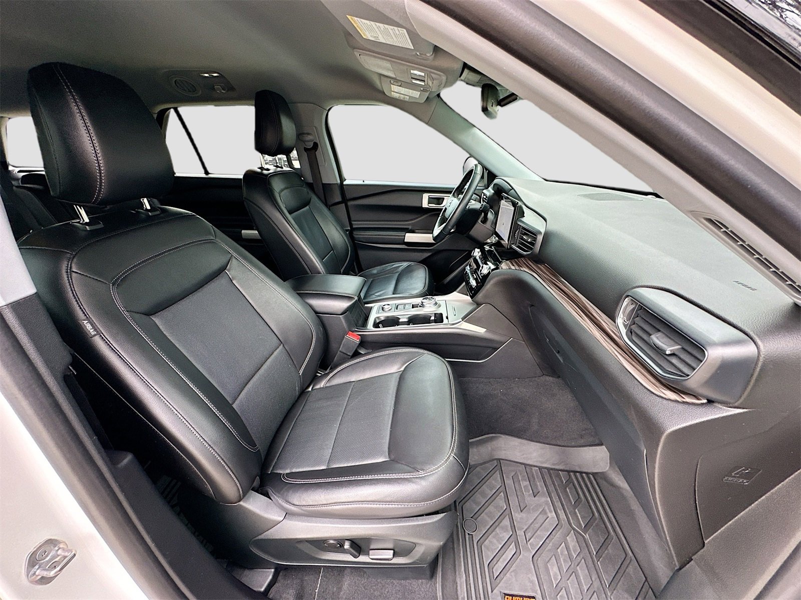 Used 2022 Ford Explorer Limited w/ Equipment Group 301A image 29