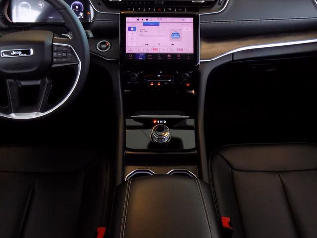 Certified 2025 Jeep Grand Cherokee L Limited w/ Black Appearance Package image 14