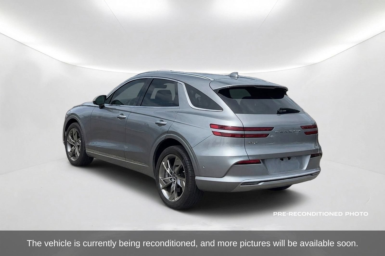 Used 2025 Genesis Electrified GV70 AWD/4WD image 8