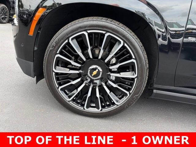 Certified 2025 Chevrolet Suburban High Country AWD/4WD image 9