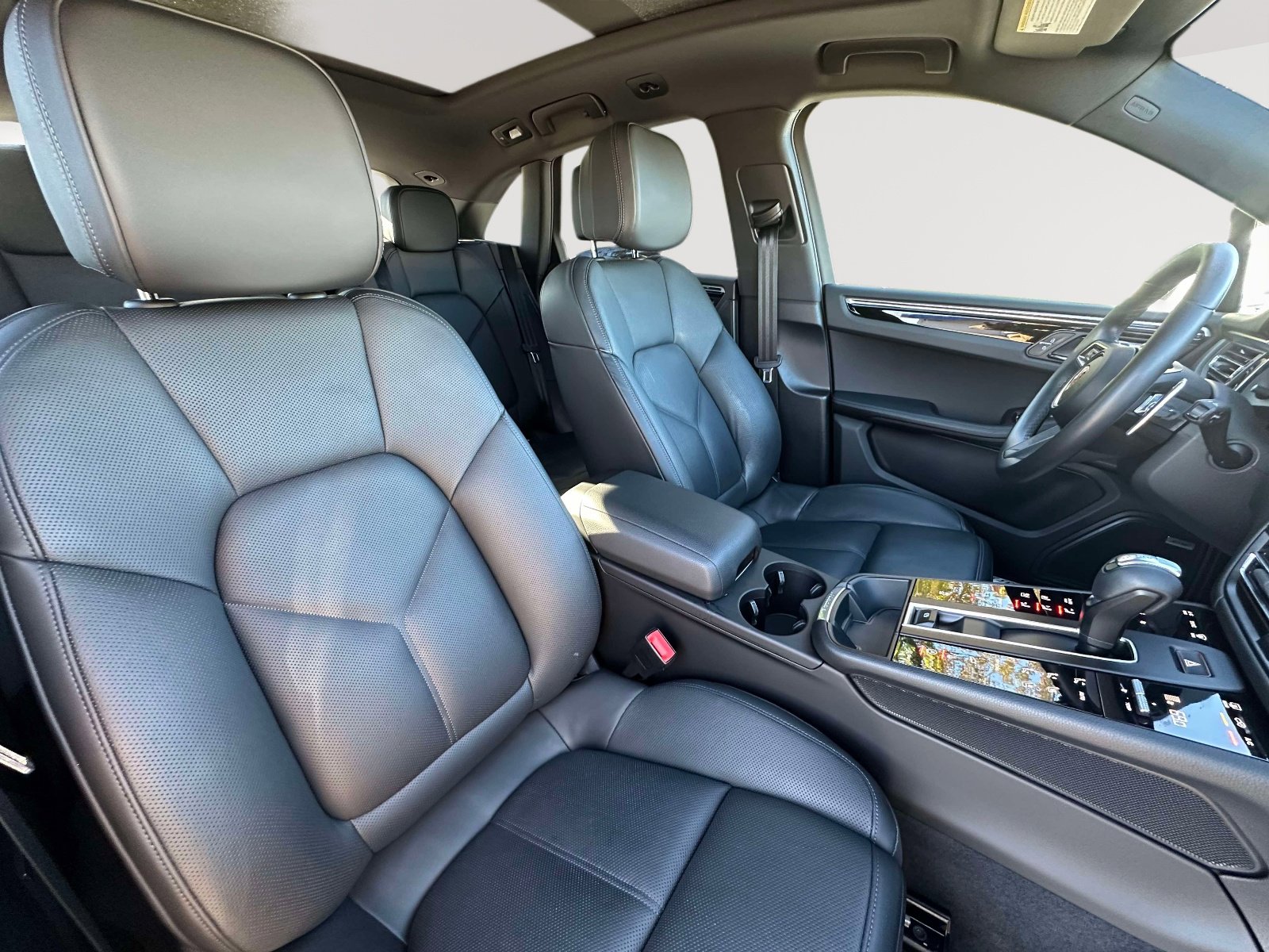 Used 2022 Porsche Macan S image 27