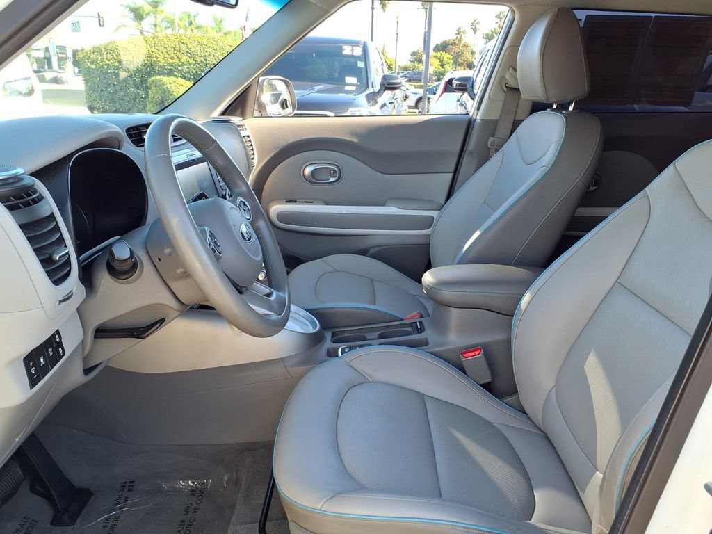 Used 2015 Kia Soul EV + FWD image 6