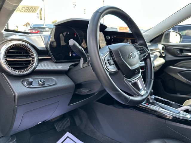 Certified 2025 Chevrolet Trax ACTIV w/ Driver Confidence Package FWD image 12