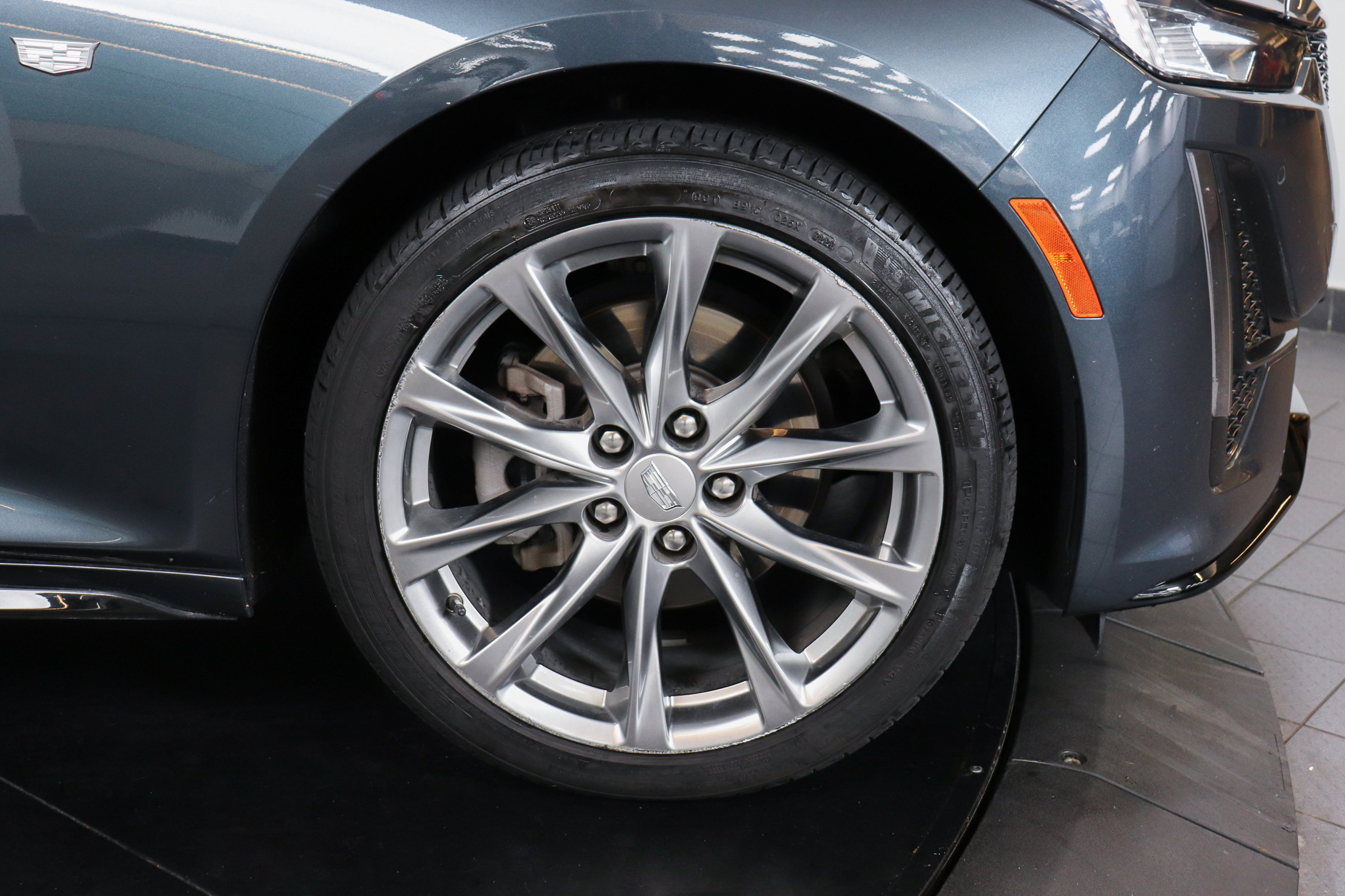 Used 2022 Cadillac CT5 Sport w/ Climate Package image 9