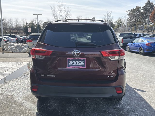Used 2017 Toyota Highlander XLE image 6