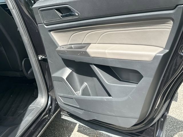 Certified 2023 Volkswagen Atlas Cross Sport SEL image 32
