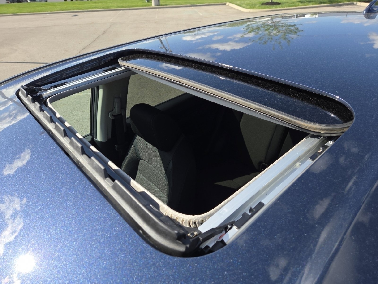 Used 2024 Honda CR-V EX image 4