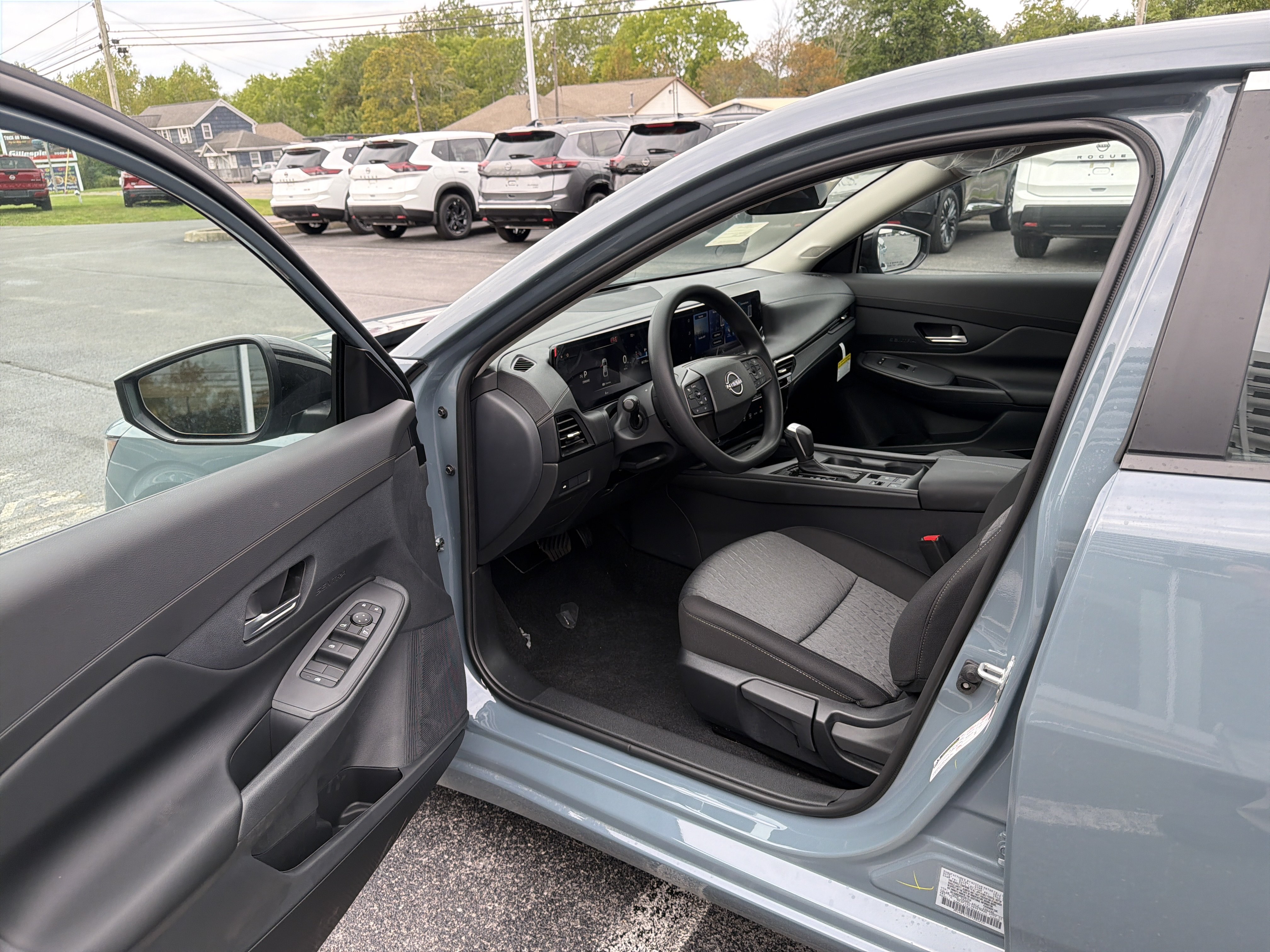 New 2027 Nissan Sentra SR w/ Floor Mat Package FWD image 3