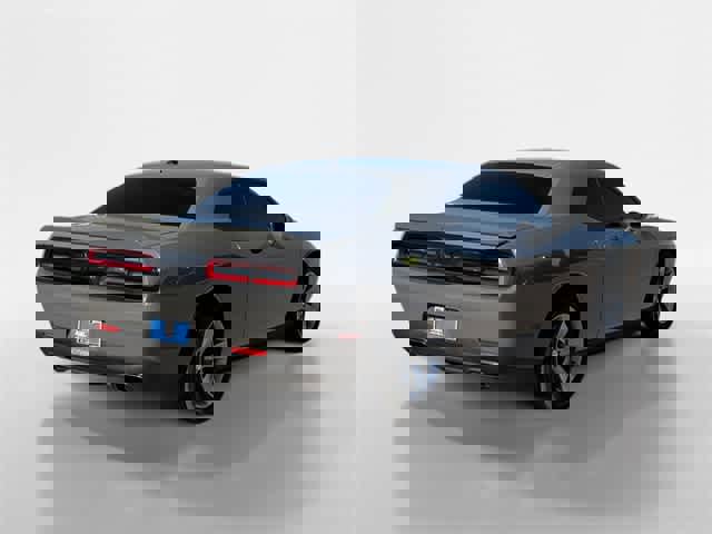 Used 2019 Dodge Challenger SXT image 5