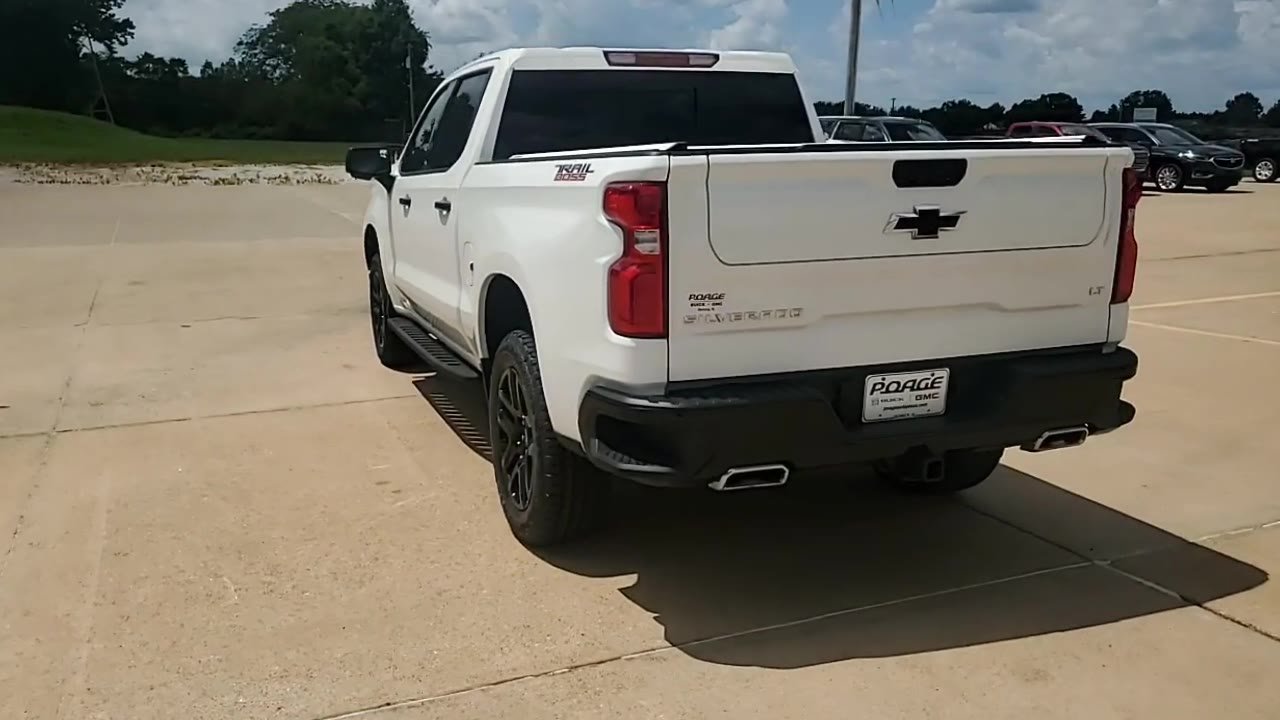 Used 2025 Chevrolet Silverado 1500 LT Trail Boss w/ LT Trail Boss Premium Package AWD/4WD image 7