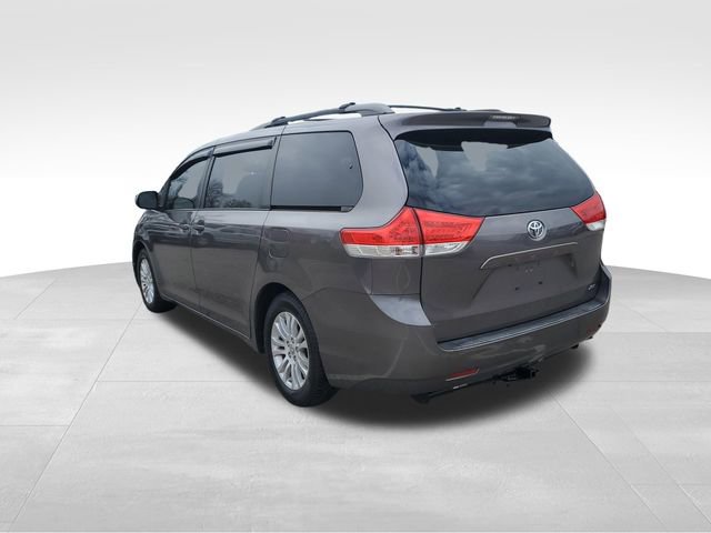 Used 2011 Toyota Sienna XLE image 6