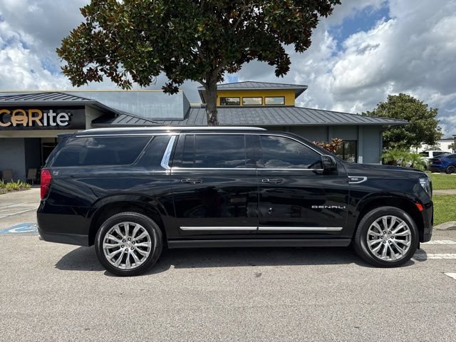 Used 2023 GMC Yukon XL Denali AWD/4WD image 8