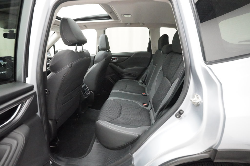 Used 2019 Subaru Forester Premium AWD/4WD image 16