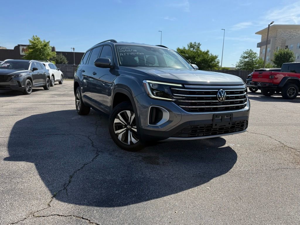 Certified 2024 Volkswagen Atlas SE FWD image 1