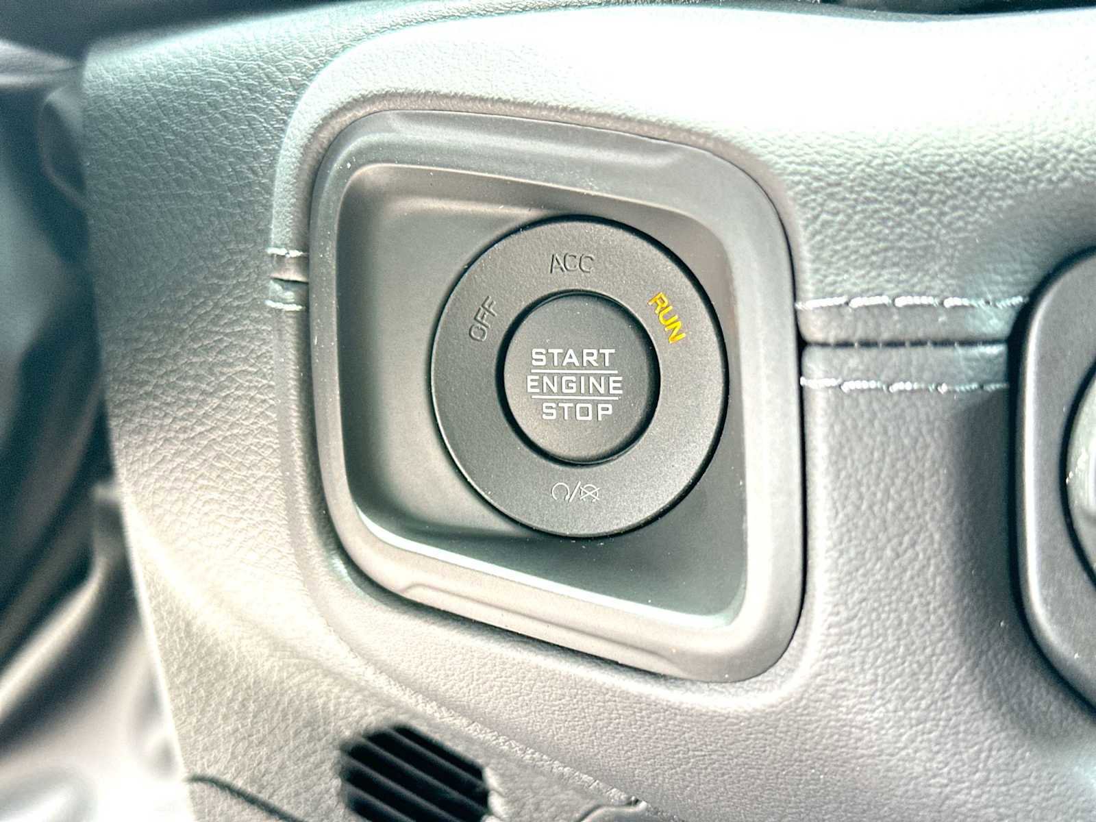 New 2026 Jeep Wrangler Unlimited Sahara AWD/4WD image 28